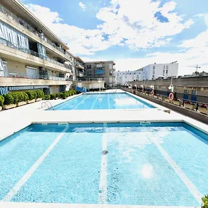 Apartamento con Balcón y Piscina Apartamento